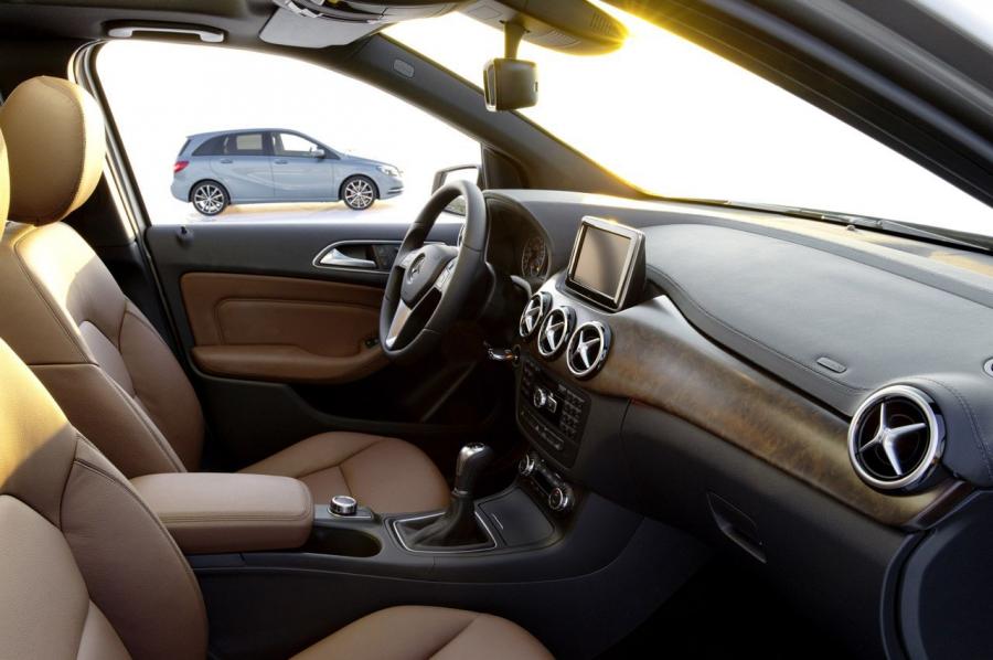  Mercedes-Benz B-Class 2012 года  (фото 10 из 47)